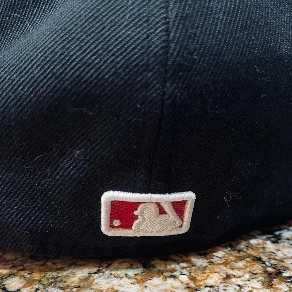 New Official LA NBA Hat black‎ n red